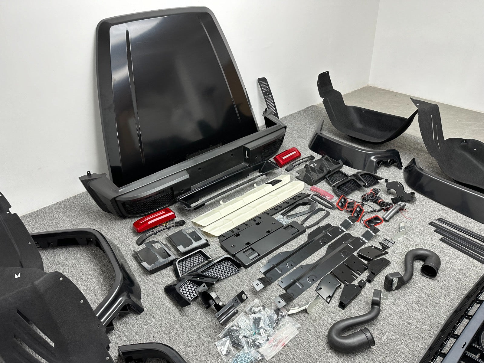2000-2018 Mercedes G class facelift conversion + B design carbon elements