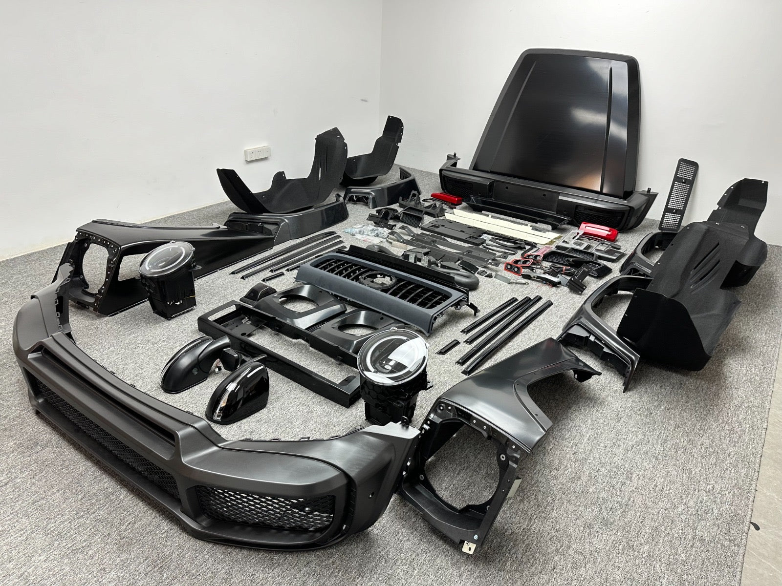 2000-2018 Mercedes G class facelift conversion + B design carbon elements