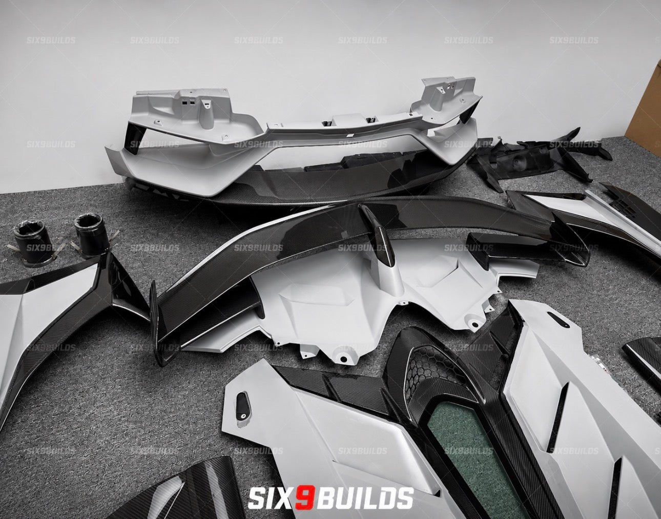 LAMBORGHINI AVENTADOR SVJ BODYKIT CONVERSION