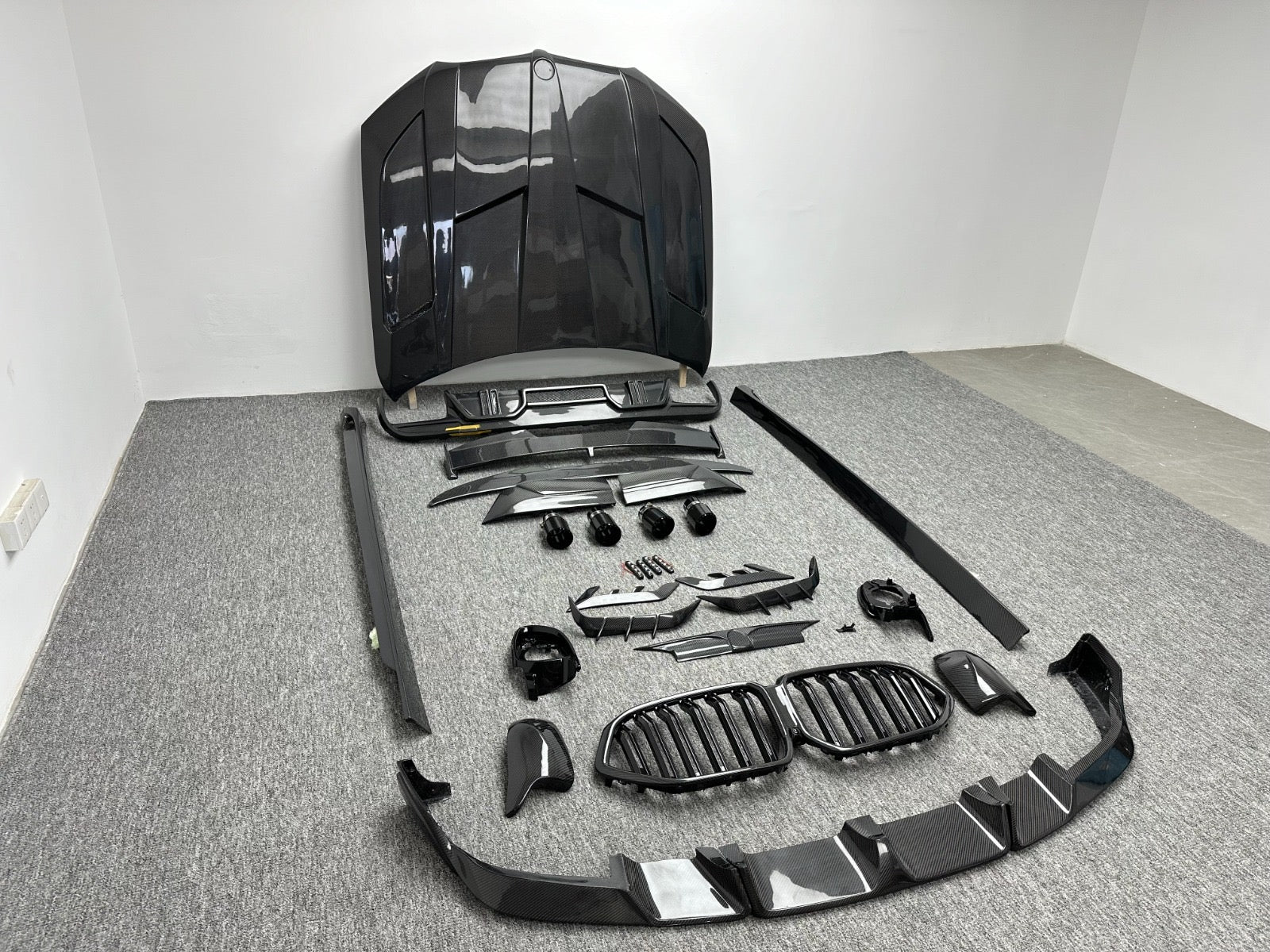 BMW X6M FULL CARBON FIBER BODYKIT
